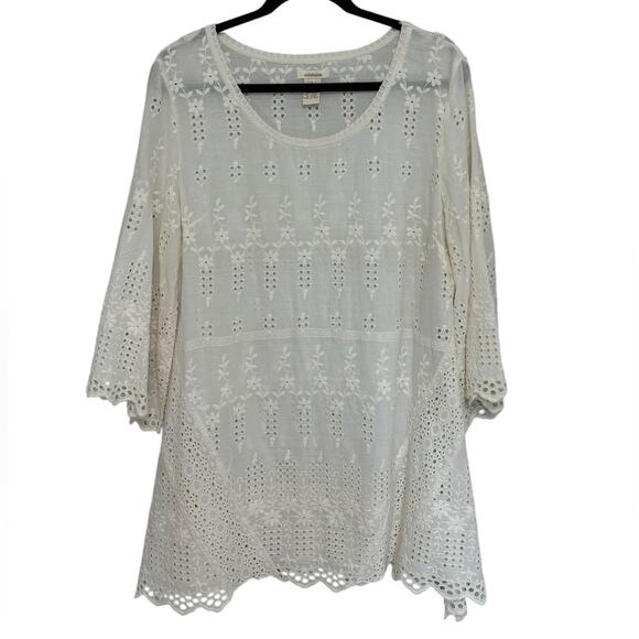 Sundance Tops - Sundance Eyelet Lace Boho Flowy Tunic Top in Off White - Side L
